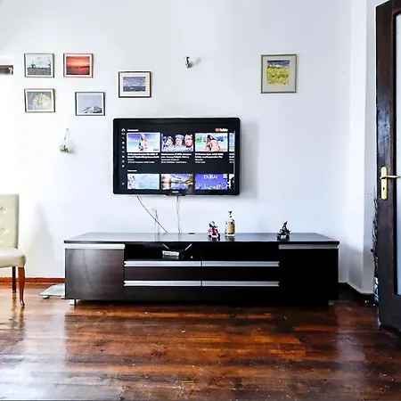 Classic In The Heart Of The Center * Sofya