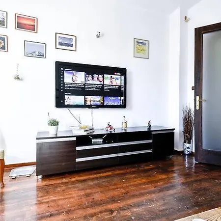 Apartment Classic In The Heart Of The Center