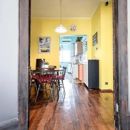 Classic In The Heart Of The Center Daire *