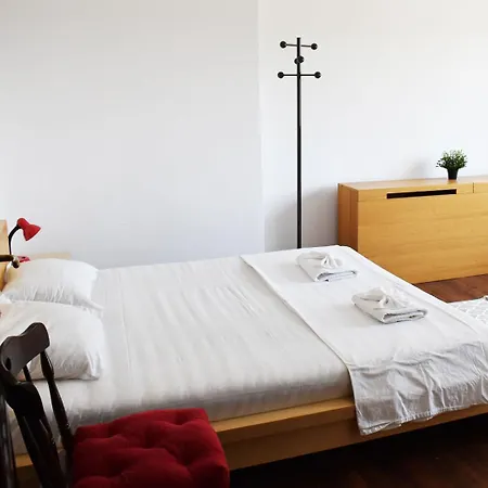 Classic In The Heart Of The Center Sofya