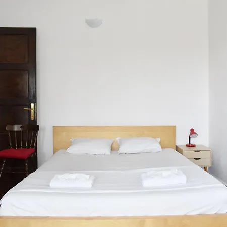 Classic In The Heart Of The Center Daire *